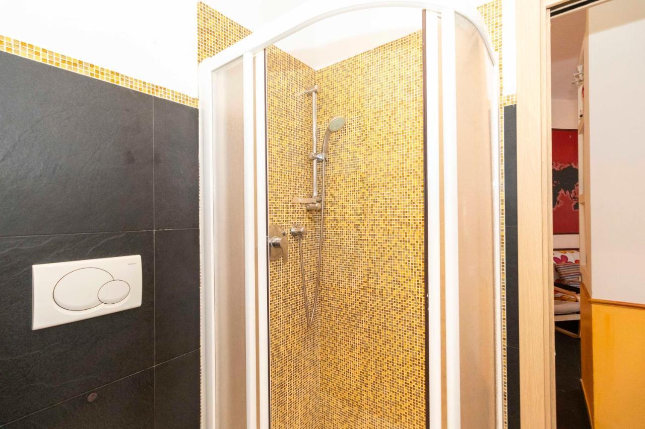 Colourful & Cozy Apartment Cenisia Турин Екстер'єр фото
